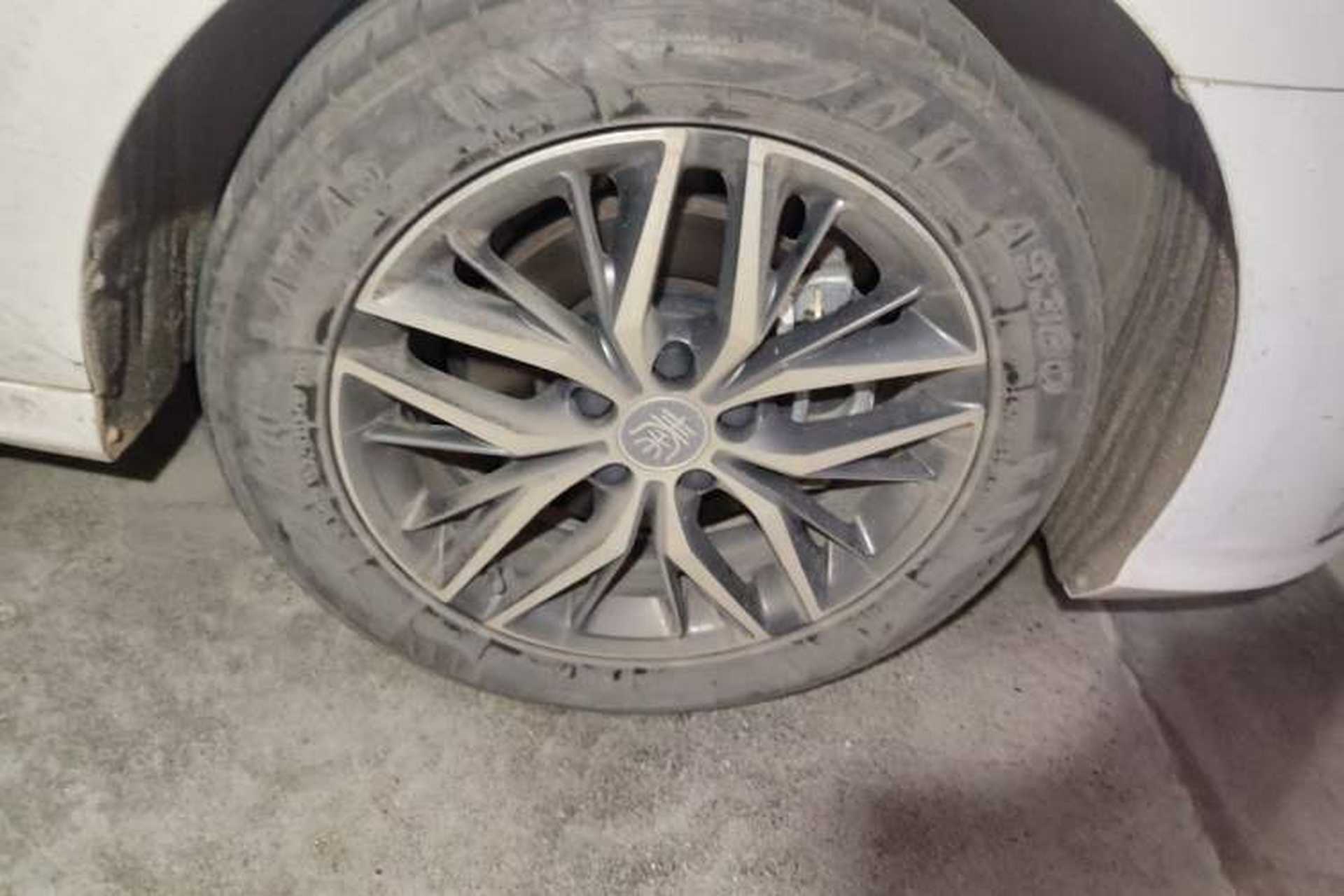 Used BYD Qin PLUS 2023 Champion Edition DM-i 120KM Beyond Model Right Front Wheel Hub