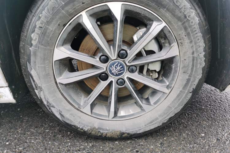 Used BYD Qin PLUS 2023 Champion Edition DM-i 55KM Leading Model Right Front Wheel Hub
