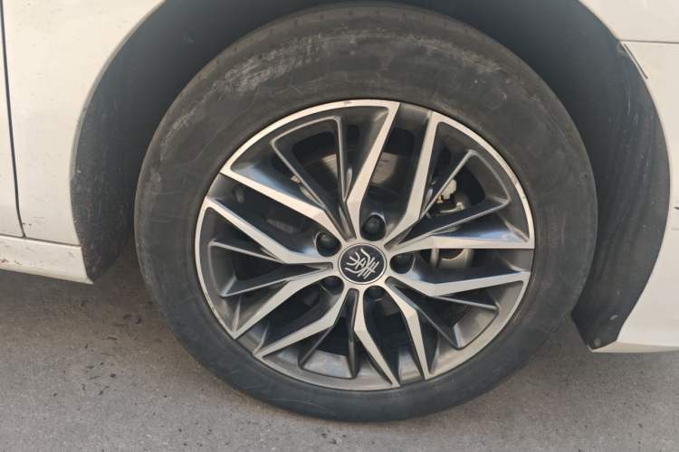 Used BYD Qin PLUS 2023 Champion Edition DM-i 120KM Leading Model Right Front Wheel Hub