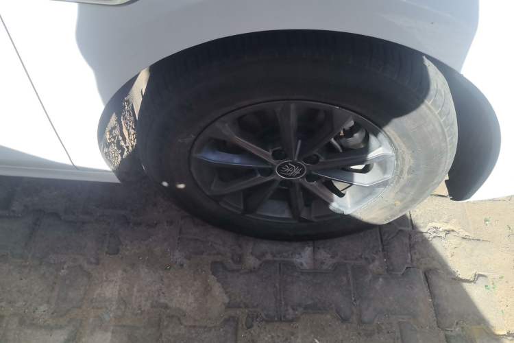 Used BYD Qin PLUS 2023 EV 510KM Travel Edition Right Front Wheel Hub