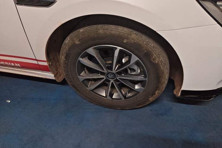 Used BYD Qin PLUS 2023 Champion Edition DM-i 55KM Leading Model Right Front Wheel Hub