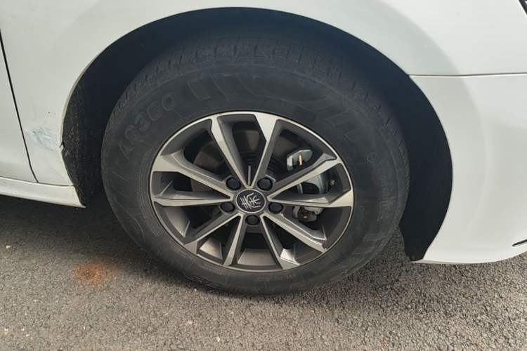 Used BYD Qin PLUS 2023 Champion Edition DM-i 55KM Leading Model Right Front Wheel Hub