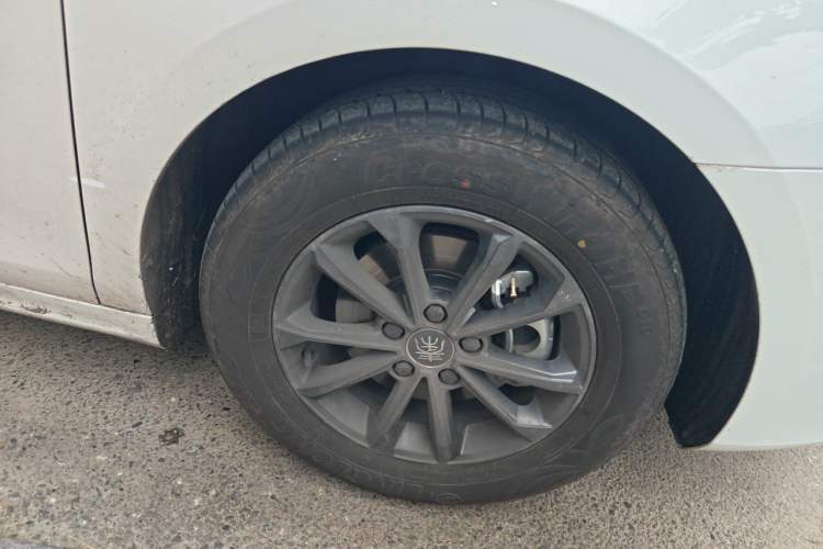 Used BYD Qin PLUS 2023 EV 510KM Travel Edition Right Front Wheel Hub