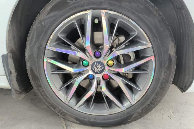 Used BYD Qin PLUS 2023 Champion Edition EV 510KM Beyond Model Right Front Wheel Hub