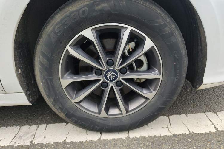 Used BYD Qin PLUS 2023 Champion Edition DM-i 55KM Leading Model Right Front Wheel Hub