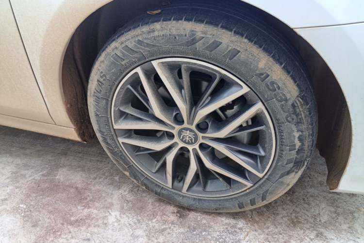 Used BYD Qin PLUS 2023 Champion Edition DM-i 55KM Superior Model Right Front Wheel Hub