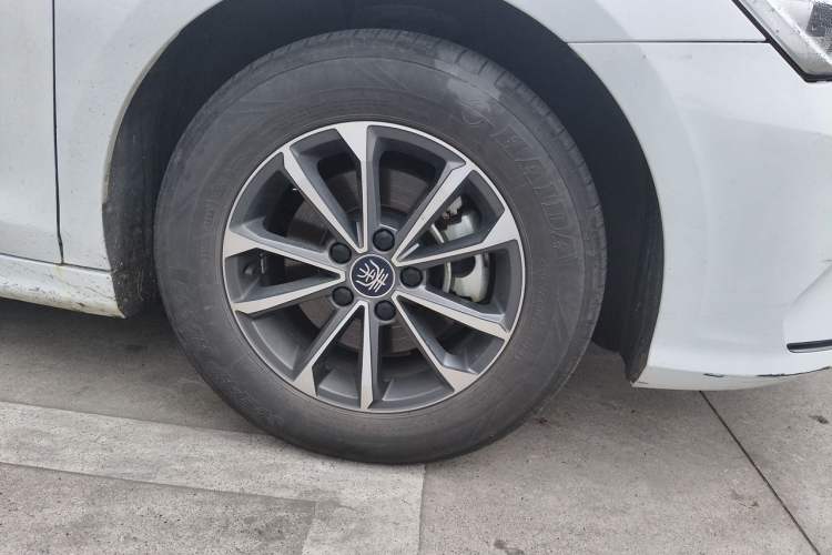 Used BYD Qin PLUS 2023 Champion Edition DM-i 55KM Leading Model Right Front Wheel Hub