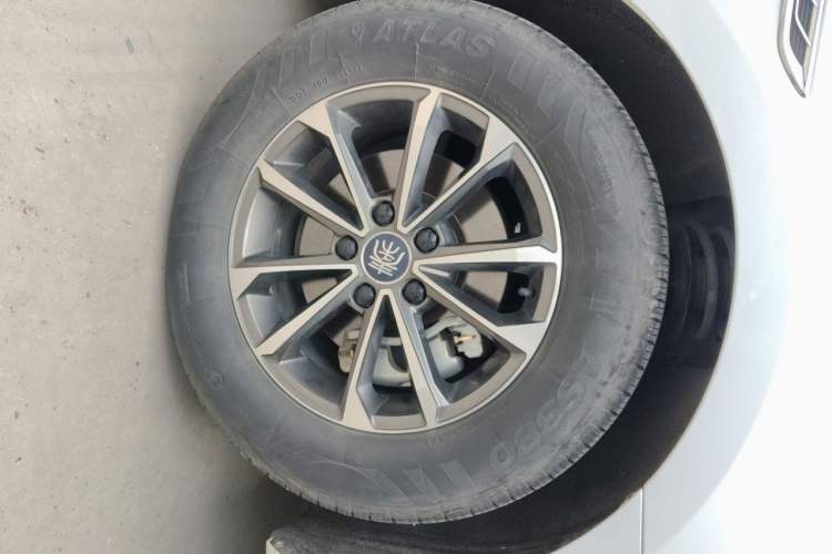 Used BYD Qin PLUS 2023 Champion Edition DM-i 55KM Leading Model Right Front Wheel Hub