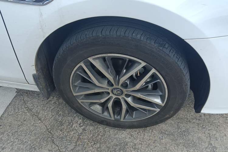 Used BYD Qin PLUS 2023 Champion Edition DM-i 120KM Leading Model Right Front Wheel Hub