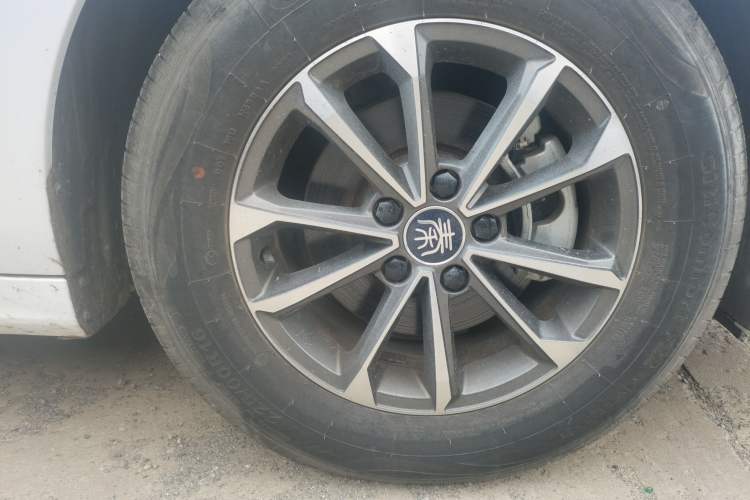 Used BYD Qin PLUS 2023 Champion Edition DM-i 55KM Leading Model Right Front Wheel Hub
