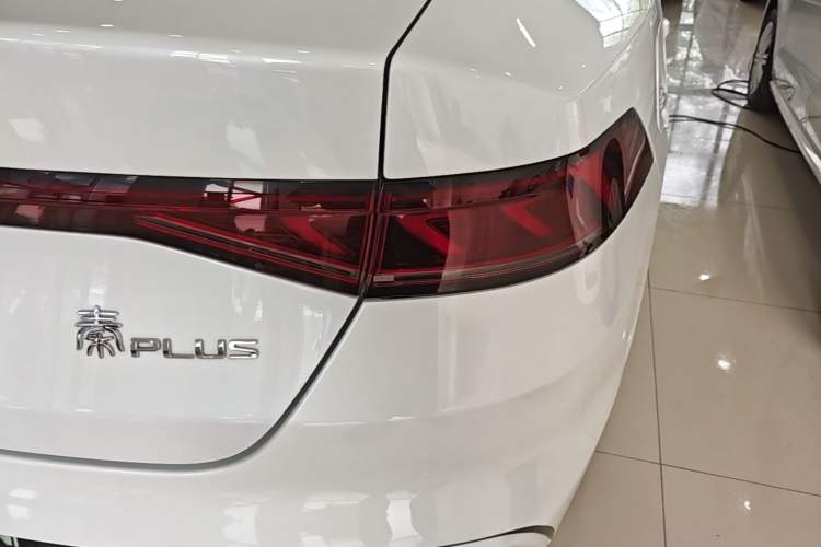 Used BYD Qin PLUS 2023 Champion Edition DM-i 120KM Beyond Model Right Rear Taillight