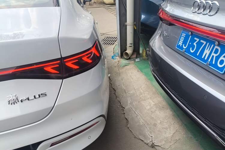 Used BYD Qin PLUS 2023 Champion Edition EV 510KM Excellence Model Right Rear Taillight