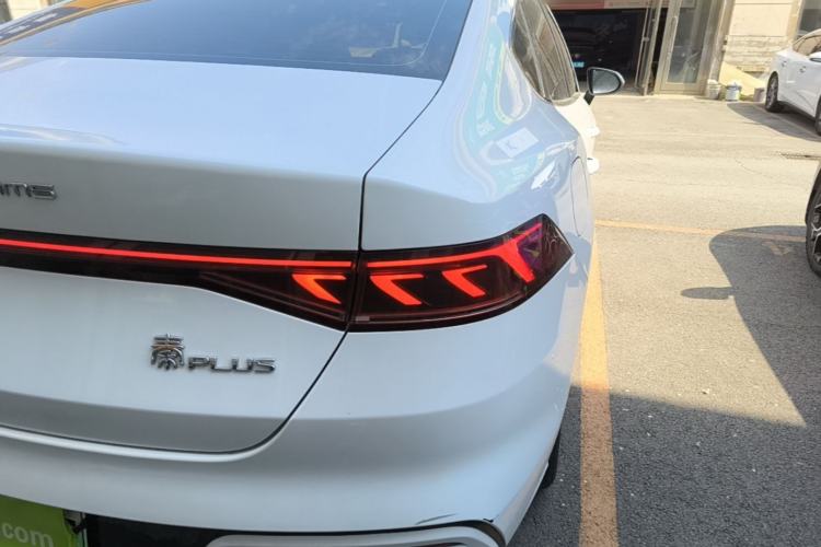 Used BYD Qin PLUS 2023 Champion Edition EV 420KM Superior Model Right Rear Taillight