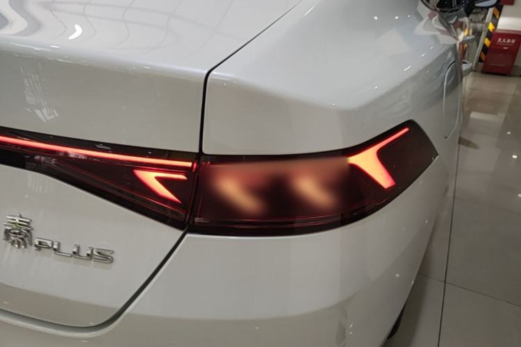Used BYD Qin PLUS 2023 Champion Edition EV 510KM Leading Model Right Rear Taillight
