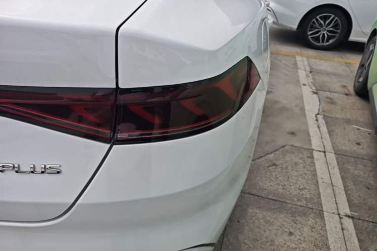 Used BYD Qin PLUS 2023 Champion Edition EV 420KM Leading Model Right Rear Taillight