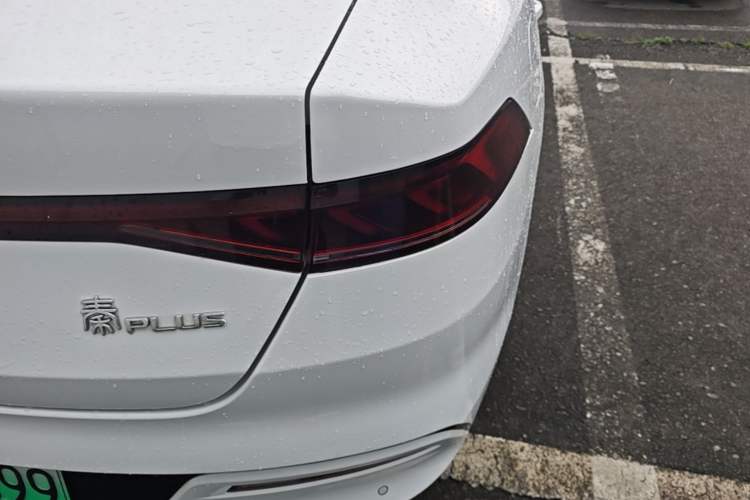 Used BYD Qin PLUS 2023 Champion Edition EV 420KM Superior Model Right Rear Taillight