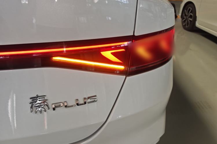 Used BYD Qin PLUS 2023 Champion Edition EV 510KM Beyond Model Right Rear Taillight