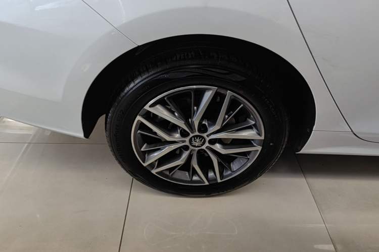 Used BYD Qin PLUS 2023 Champion Edition DM-i 120KM Excellence Model Right Rear Wheel Hub