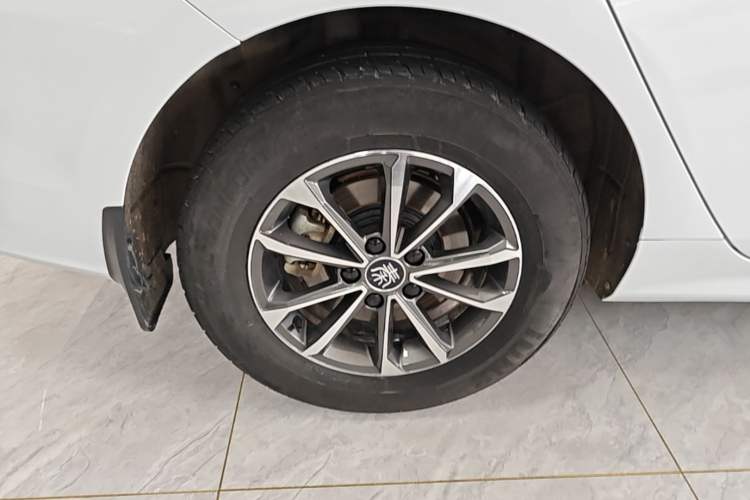 Used BYD Qin PLUS 2023 Champion Edition DM-i 55KM Leading Model Right Rear Wheel Hub