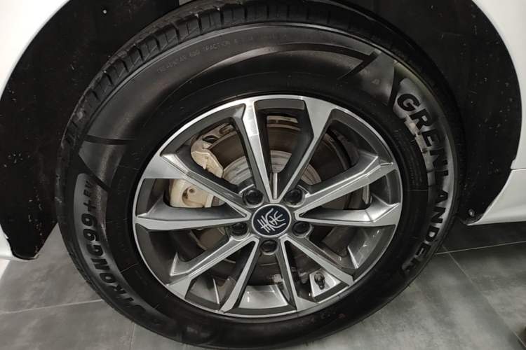 Used BYD Qin PLUS 2023 Champion Edition DM-i 55KM Leading Model Right Rear Wheel Hub