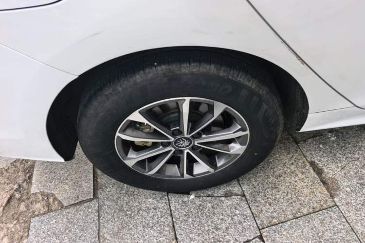 Used BYD Qin PLUS 2023 Champion Edition DM-i 55KM Leading Model Right Rear Wheel Hub