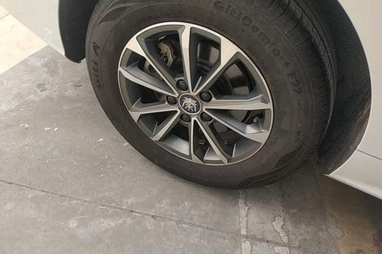 Used BYD Qin PLUS 2023 Champion Edition DM-i 55KM Leading Model Right Rear Wheel Hub