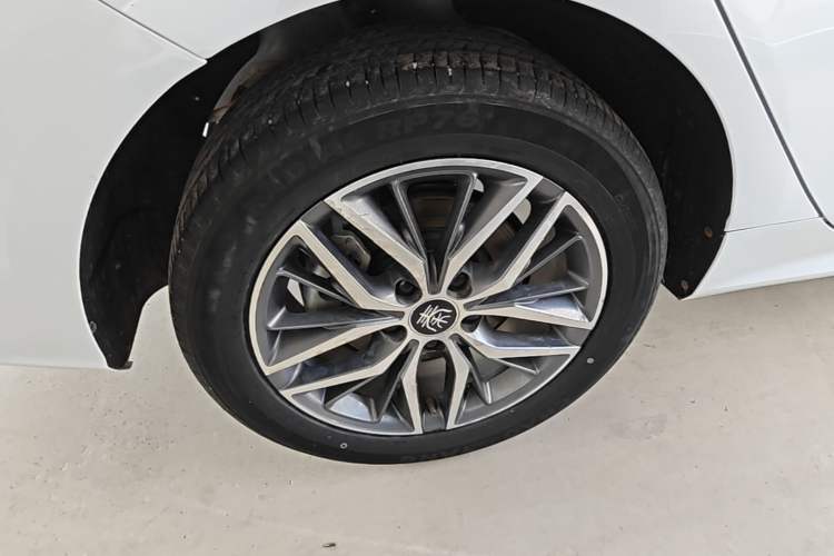 Used BYD Qin PLUS 2023 Champion Edition EV 420KM Superior Model Right Rear Wheel Hub