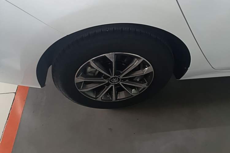 Used BYD Qin PLUS 2023 Champion Edition DM-i 55KM Leading Model Right Rear Wheel Hub