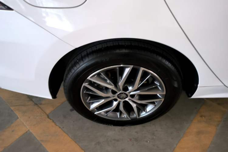 Used BYD Qin PLUS 2023 Champion Edition DM-i 55KM Superior Model Right Rear Wheel Hub