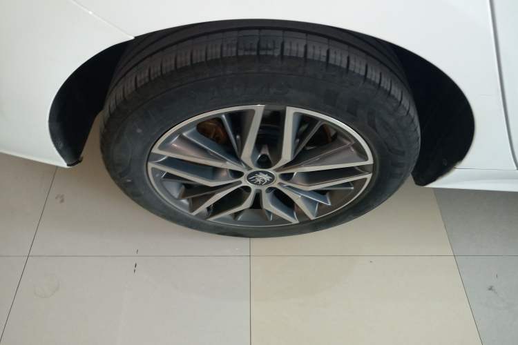 Used BYD Qin PLUS 2023 Champion Edition DM-i 120KM Excellence Model Right Rear Wheel Hub