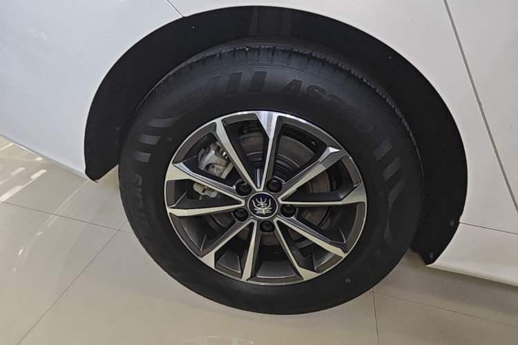 Used BYD Qin PLUS 2023 Champion Edition DM-i 55KM Leading Model Right Rear Wheel Hub