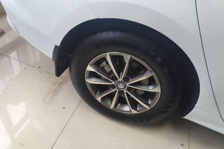 Used BYD Qin PLUS 2023 Champion Edition DM-i 55KM Leading Model Right Rear Wheel Hub