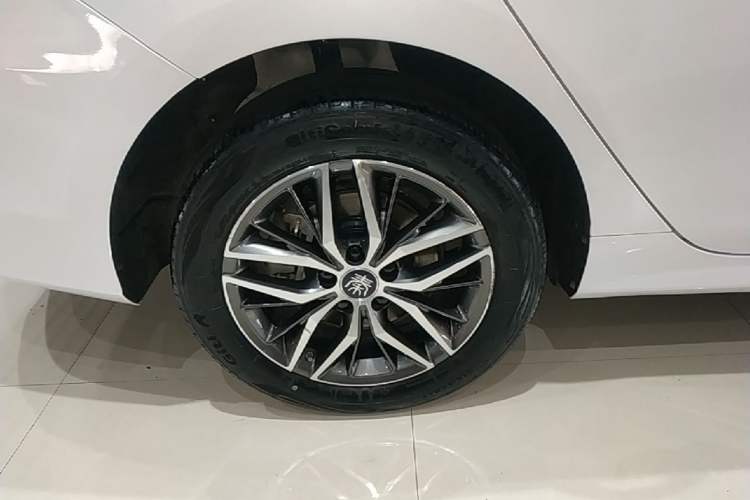 Used BYD Qin PLUS 2023 Champion Edition EV 420KM Leading Model Right Rear Wheel Hub