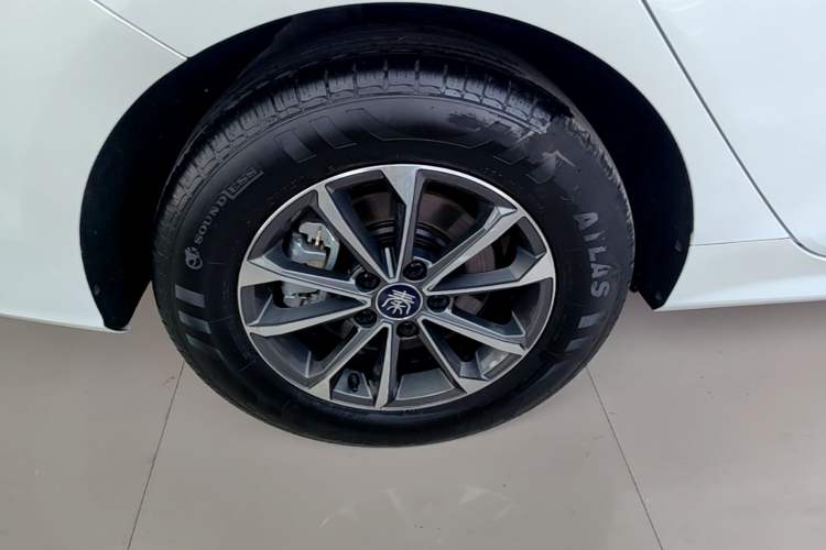 Used BYD Qin PLUS 2023 Champion Edition DM-i 55KM Leading Model Right Rear Wheel Hub