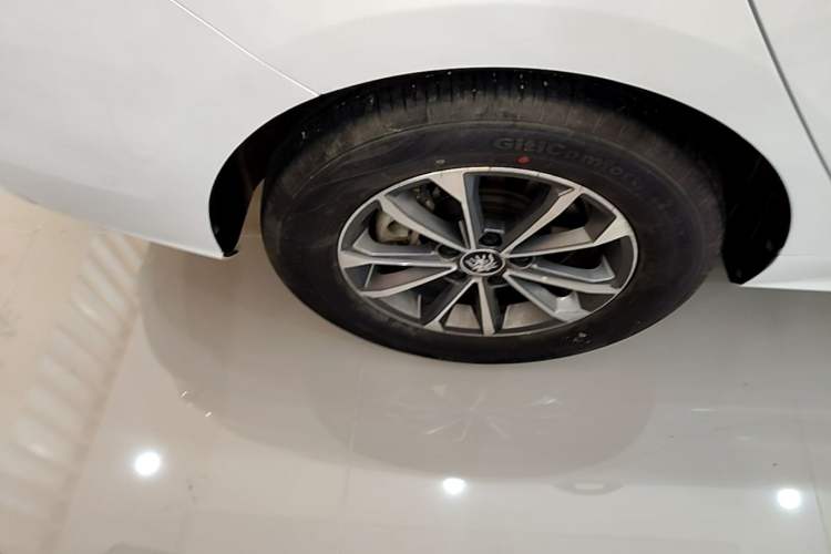Used BYD Qin PLUS 2023 Champion Edition DM-i 55KM Leading Model Right Rear Wheel Hub