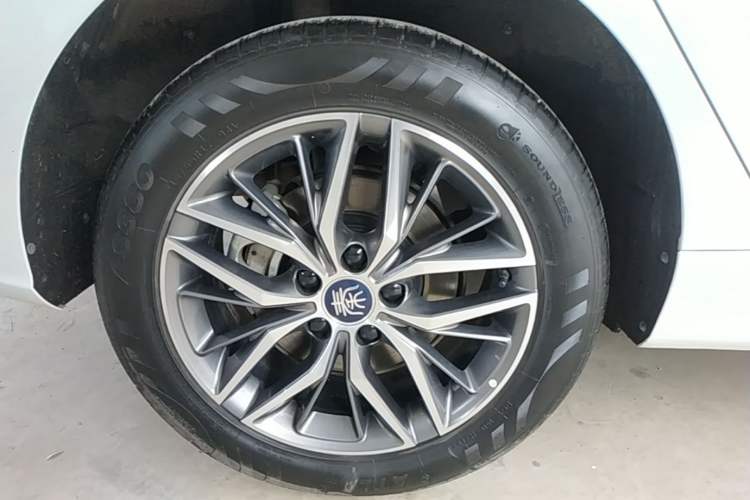 Used BYD Qin PLUS 2023 Champion Edition DM-i 120KM Beyond Model Right Rear Wheel Hub