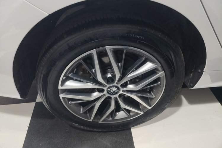 Used BYD Qin PLUS 2023 Champion Edition DM-i 120KM Leading Model Right Rear Wheel Hub