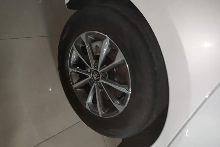 Used BYD Qin PLUS 2023 Champion Edition DM-i 55KM Leading Model Right Rear Wheel Hub