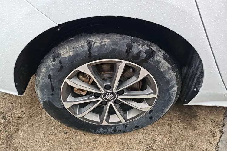 Used BYD Qin PLUS 2023 Champion Edition DM-i 55KM Leading Model Right Rear Wheel Hub