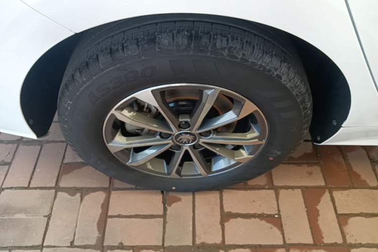 Used BYD Qin PLUS 2023 Champion Edition DM-i 55KM Leading Model Right Rear Wheel Hub