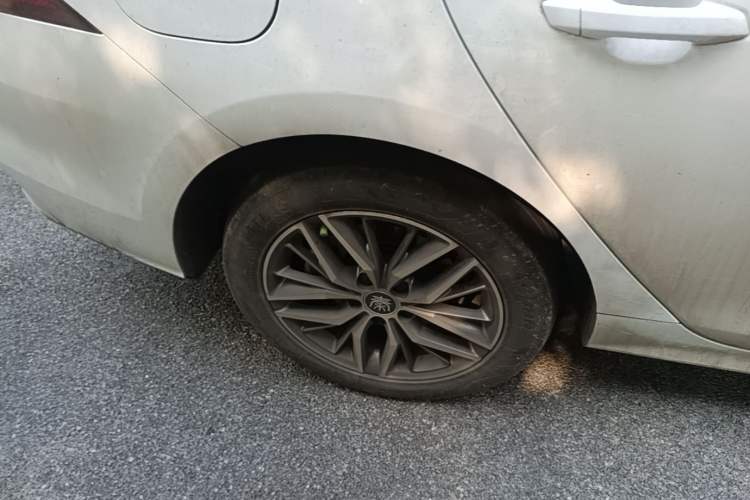 Used BYD Qin PLUS 2023 Champion Edition EV 510KM Leading Model Right Rear Wheel Hub