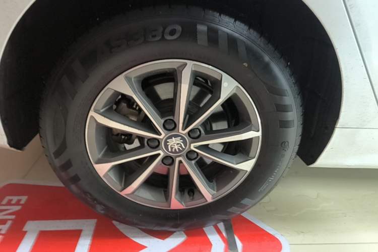 Used BYD Qin PLUS 2023 Champion Edition DM-i 55KM Leading Model Right Rear Wheel Hub