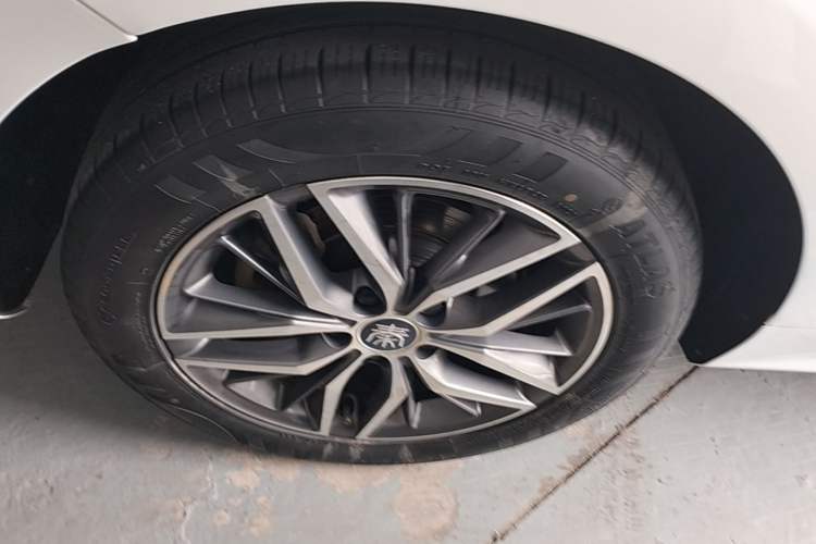 Used BYD Qin PLUS 2023 Champion Edition DM-i 55KM Superior Model Right Rear Wheel Hub