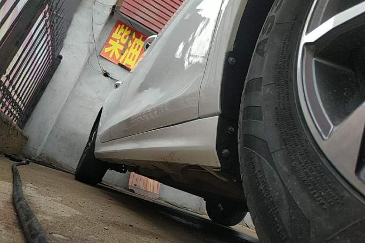 Used BYD Qin PLUS 2023 Champion Edition DM-i 55KM Leading Model Right Side Sill