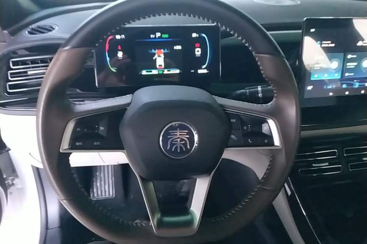 Used BYD Qin PLUS 2023 Champion Edition DM-i 55KM Leading Model Steering Wheel