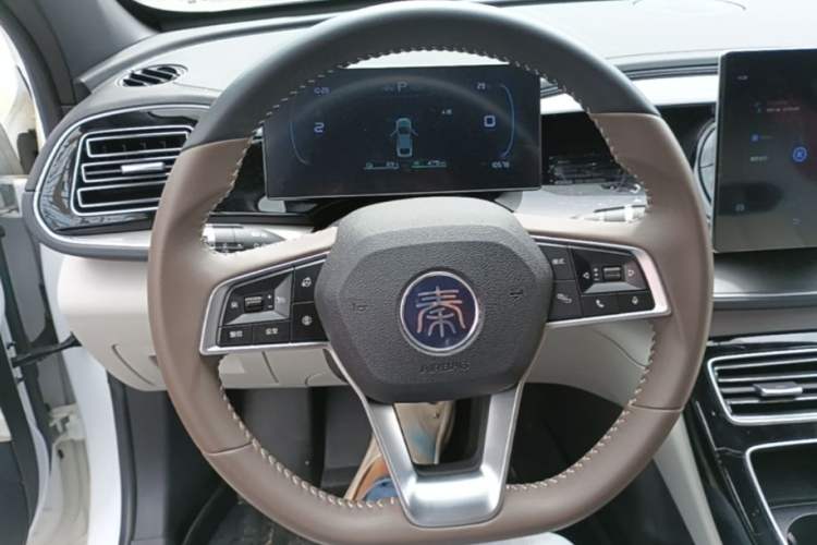 Used BYD Qin PLUS 2023 Champion Edition DM-i 55KM Superior Model Steering Wheel