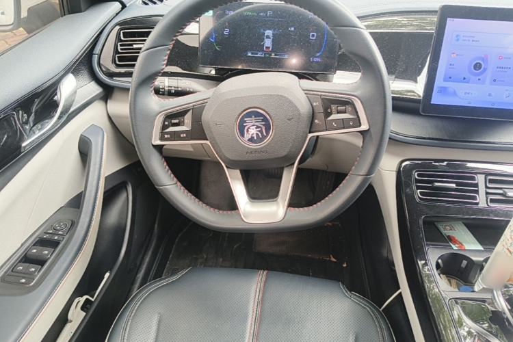 Used BYD Qin PLUS 2023 Champion Edition DM-i 55KM Leading Model Steering Wheel