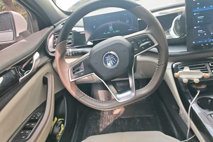Used BYD Qin PLUS 2023 Champion Edition DM-i 55KM Leading Model Steering Wheel