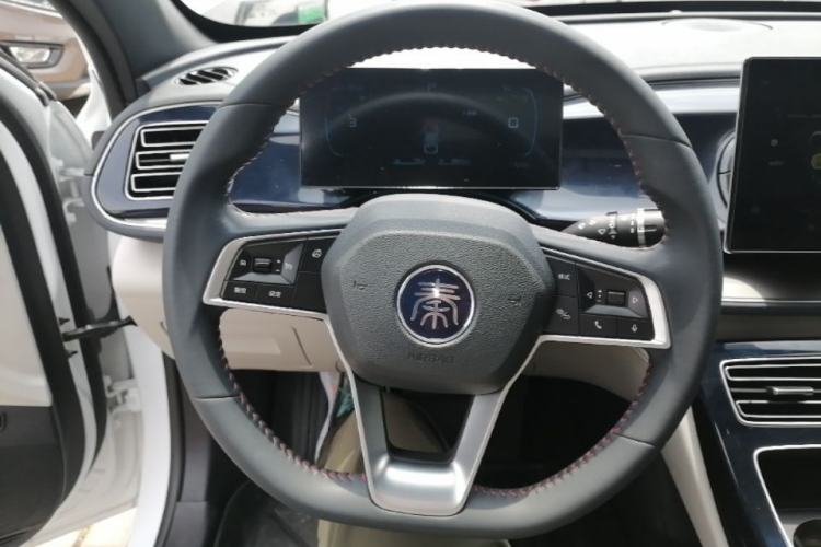 Used BYD Qin PLUS 2023 Champion Edition DM-i 120KM Leading Model Steering Wheel