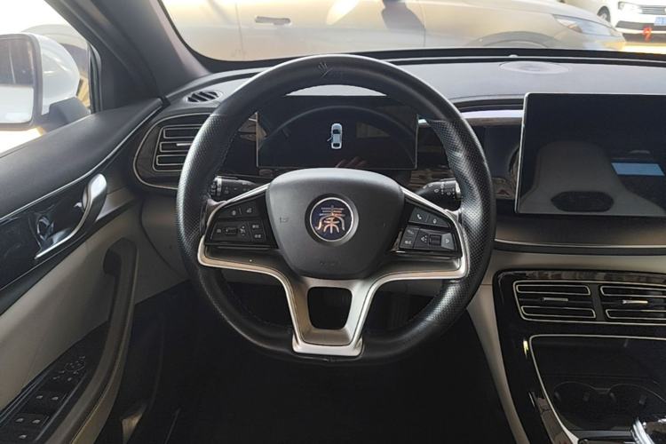 Used BYD Qin PLUS 2023 Champion Edition EV 420KM Superior Model Steering Wheel